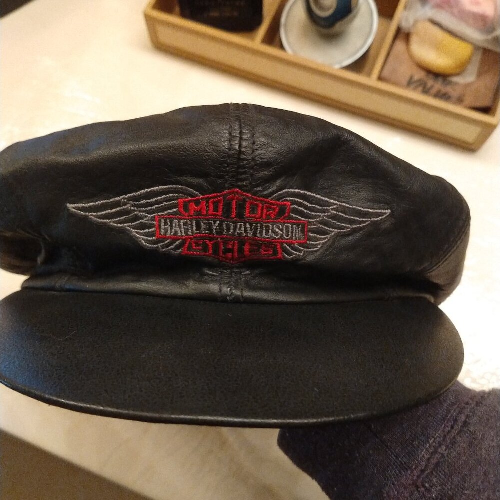 Harley-Davidson Vintage Black Leather Cap with Red Logo - Picture 2 of 15
